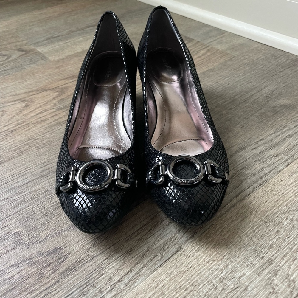 Calvin Klein Metallic Python Black Wedge - image 7